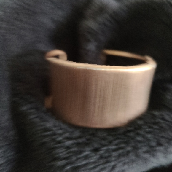 METAL MECCA BRACELET - Picture 1 of 3